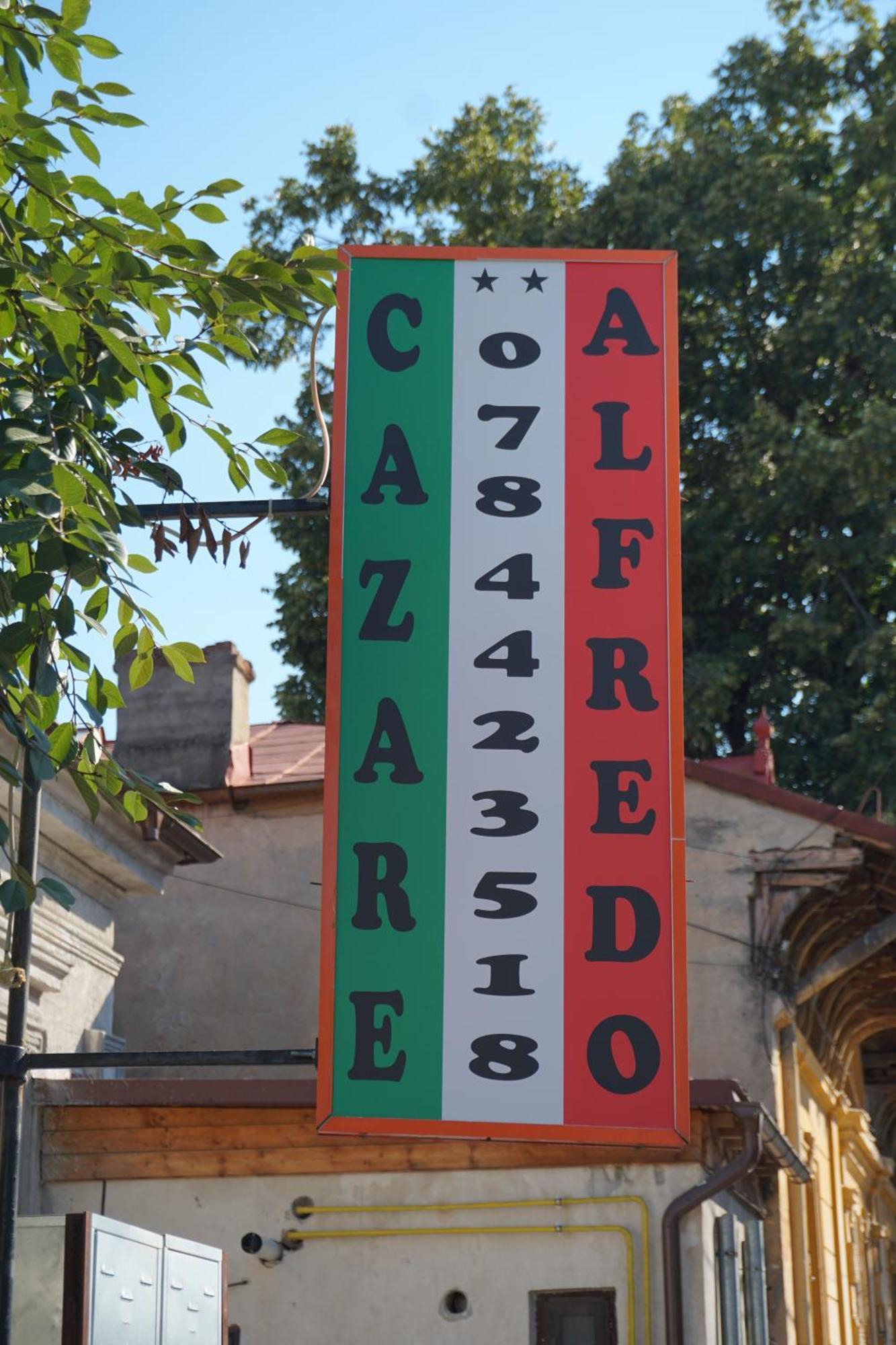 Cazare Alfredo ไกรโอวา ภายนอก รูปภาพ